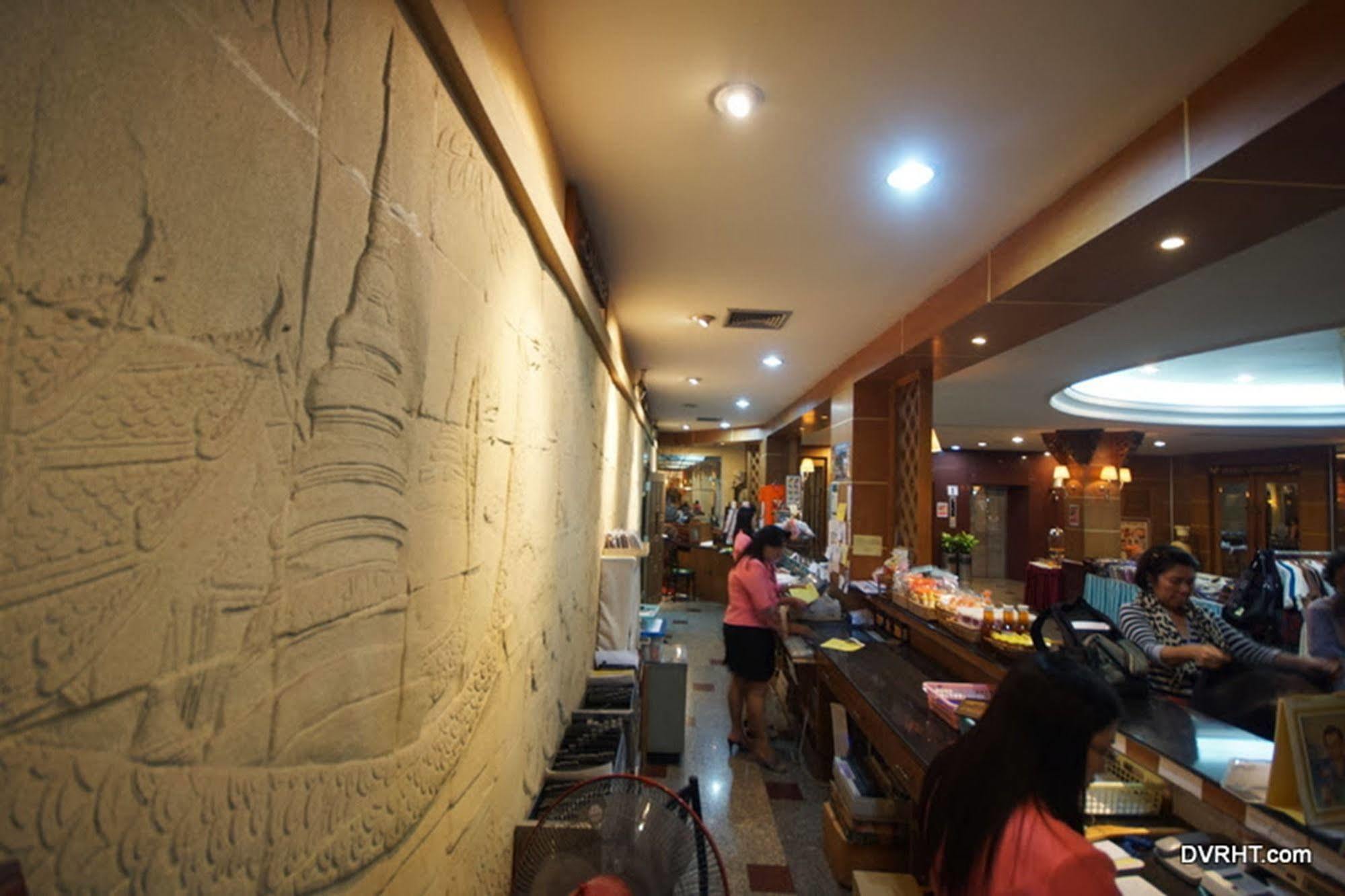 Dhevaraj Hotel Nan Exterior foto